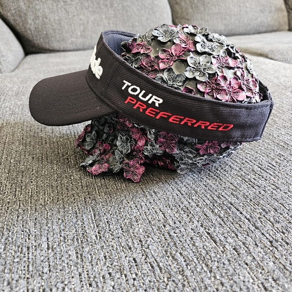 Taylormade Golf Visor - Picture 2 of 6